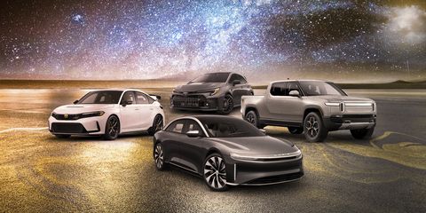 rivian r1t, lucid air, honda civic type r и toyota gr corolla в фотоколлаже